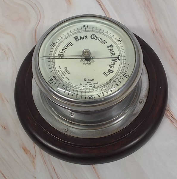 Lot 1225 - BAROMETER