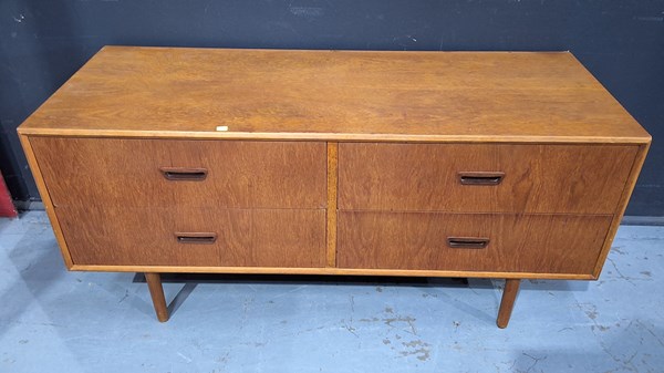 Lot 227 - CHEST OF DRAWERS