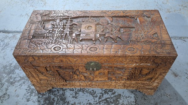 Lot 122 - CAMPHORWOOD TRUNK