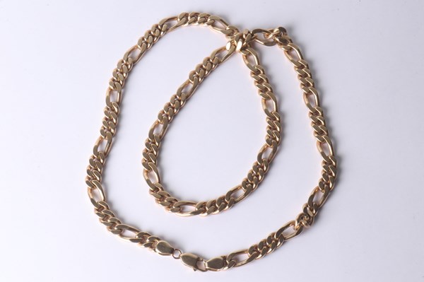 Lot 1002 - GOLD CHAIN