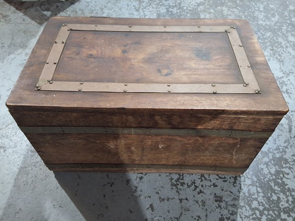 Lot 93 - TRUNK