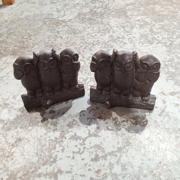 Lot 256 - BOOKENDS