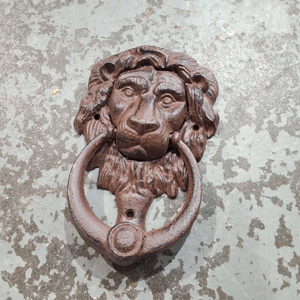 Lot 261 - DOOR KNOCKER