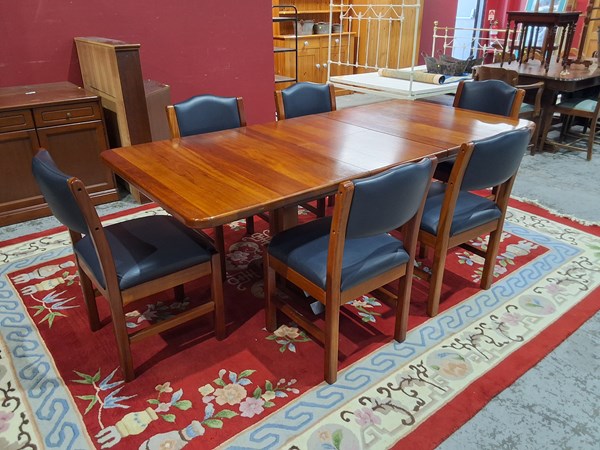 Lot 76 - DINING SUITE