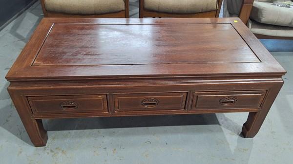 Lot 230 - COFFEE TABLE