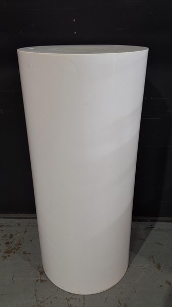 Lot 255 - CYLINDRICAL DISPLAY PEDESTAL