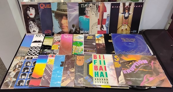 Lot 1184 - VINYL RECORDS