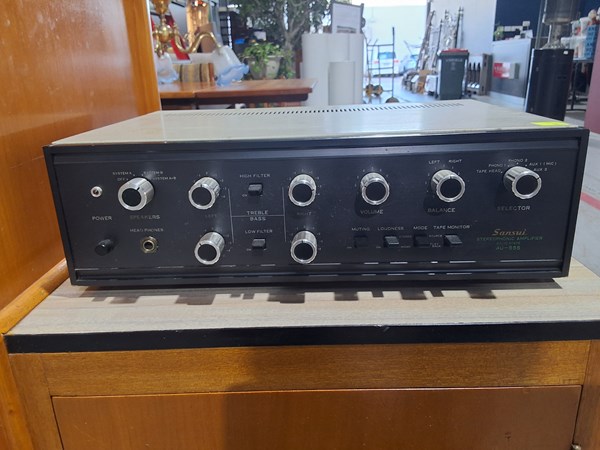 Lot 229 - AMPLIFIER