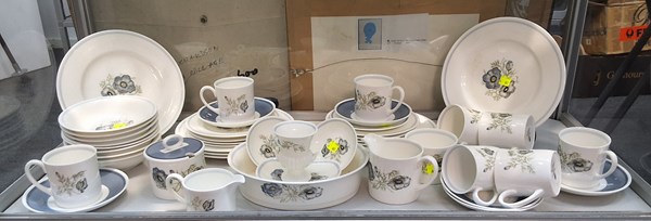 Lot 1378 - DINNERWARE