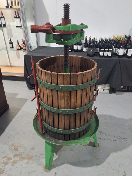 Lot 191 - WINE PRESS