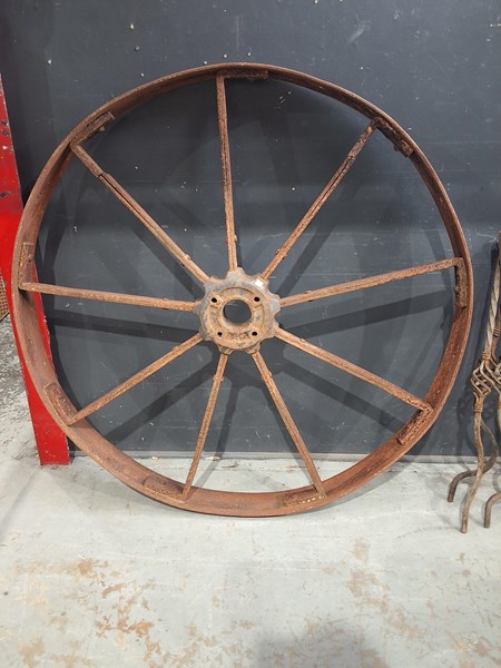 Lot 160 - WAGON WHEEL