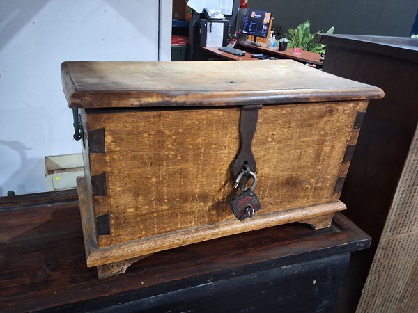 Lot 431 - WOODEN CHEST