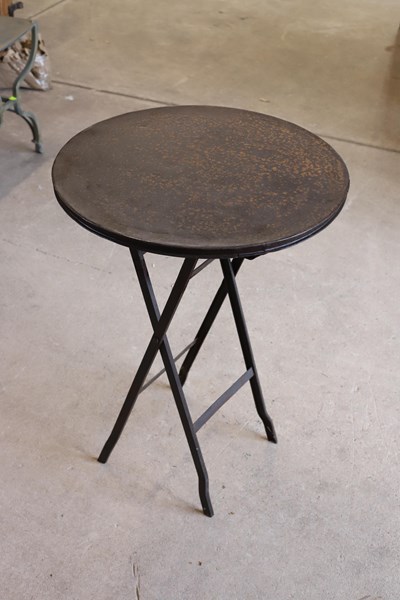 Lot 27 - CAFE TABLE