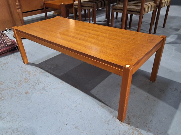 Lot 245 - COFFEE TABLE