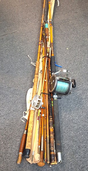 Lot 1350 - FISHING RODS