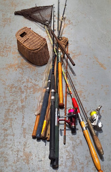 Lot 1354 - FISHING RODS