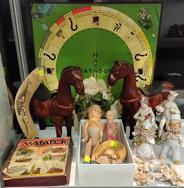 Lot 1291 - TOYS & ORNAMENTS