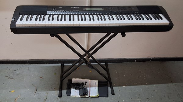 Lot 263 - CASIO DIGITAL PIANO