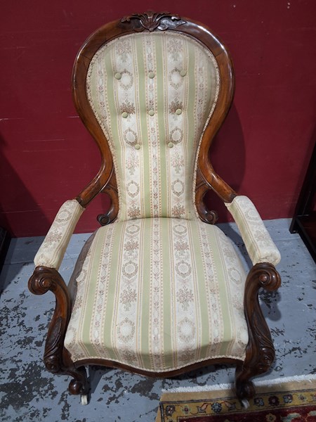 Lot 6 - GRANDFATHER CHAIR