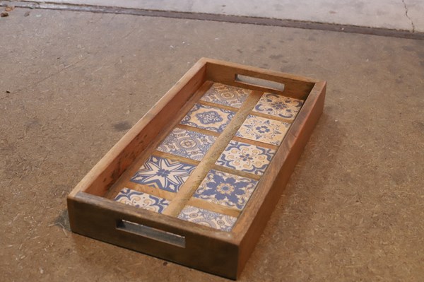 Lot 144 - TRAY