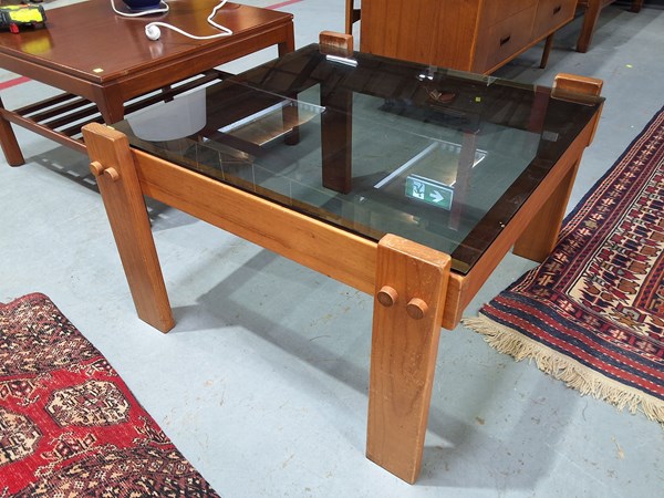 Lot 225 - COFFEE TABLE