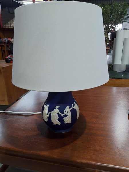 Lot 1263 - TABLE LAMP