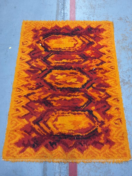 Lot 248 - RUG