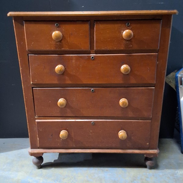 Lot 201 - CHEST OF DRAWERS