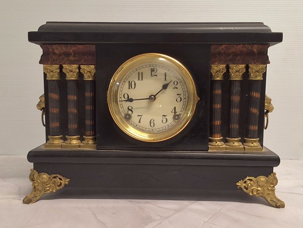 Lot 1236 - MANTEL CLOCK