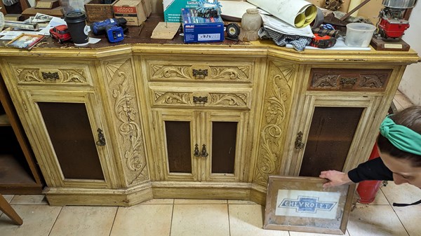 Lot 330 - SIDEBOARD