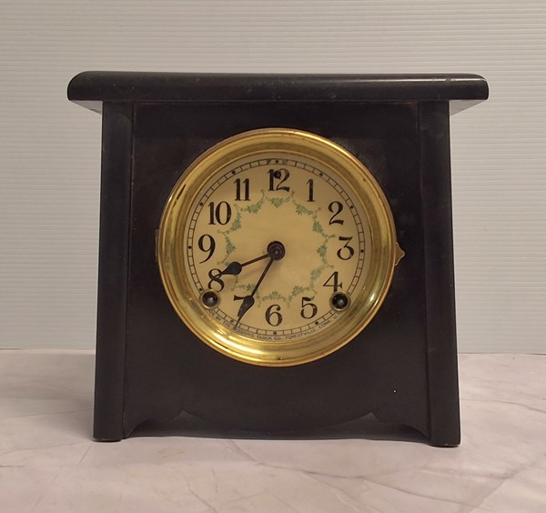 Lot 1267 - MANTEL CLOCK