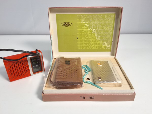 Lot 1269 - SHARP TRANSISTOR RADIO