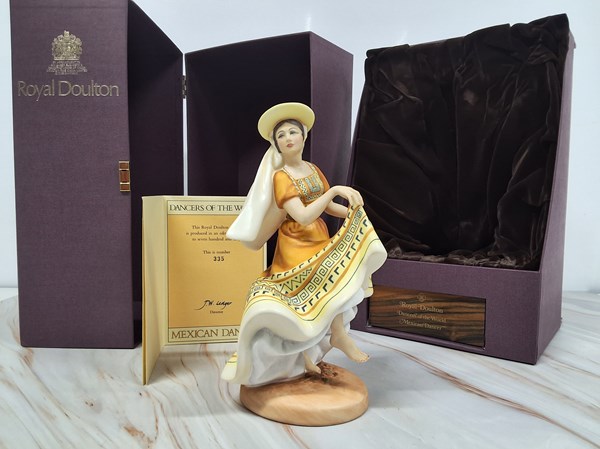 Lot 1137 - ROYAL DOULTON FIGURE