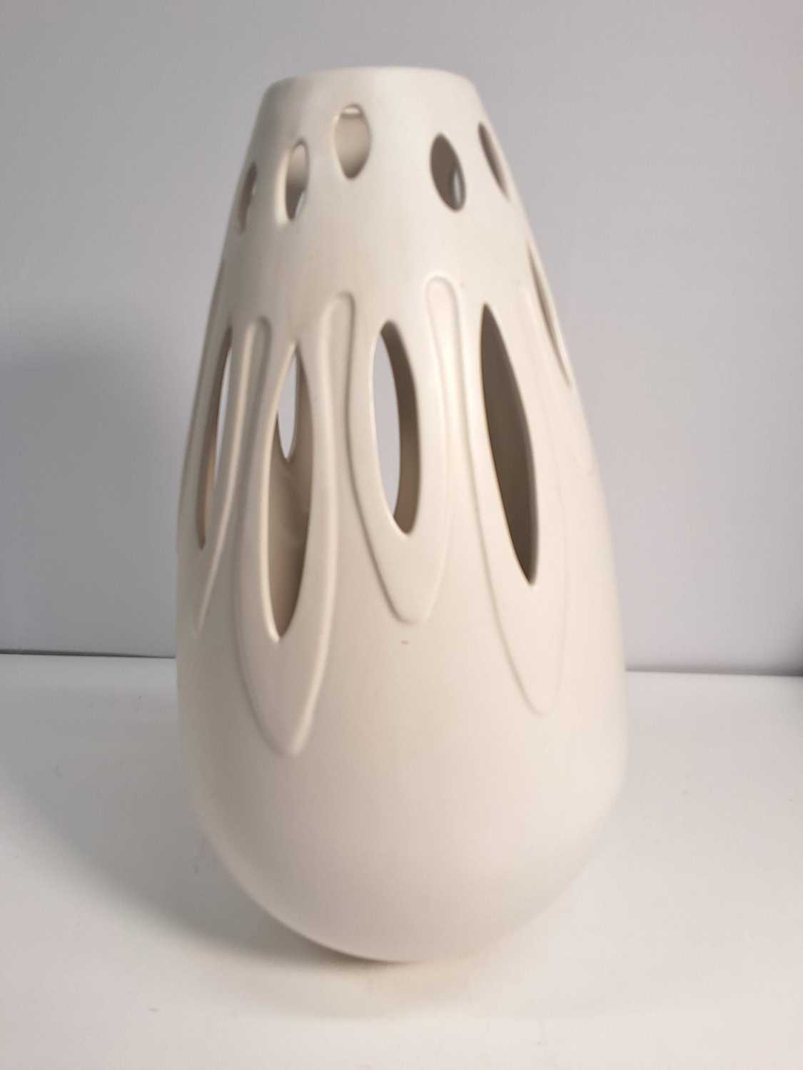 Lot 1075 - JENNIFER DUMET VASE