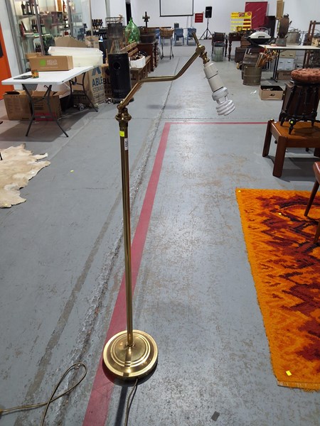 Lot 253 - STANDARD LAMP