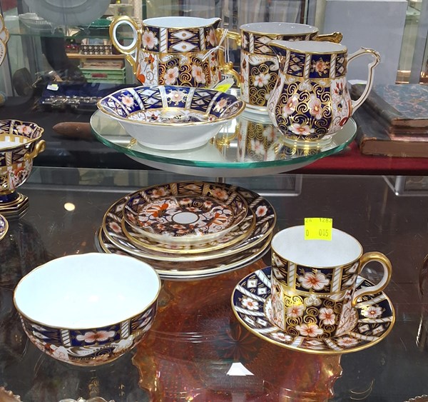 Lot 1169 - ROYAL CROWN DERBY