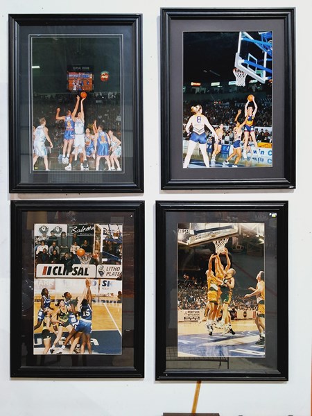 Lot 214 - BASKETBALL PHOTOS