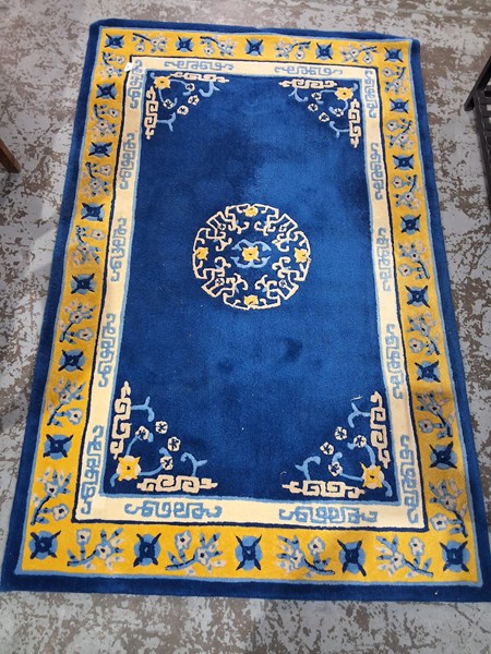 Lot 80 - RUG