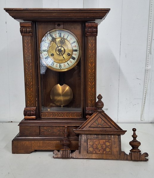 Lot 1236 - MANTEL CLOCK