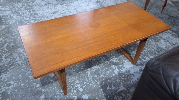 Lot 134 - MID CENTURY COFFEE TABLE