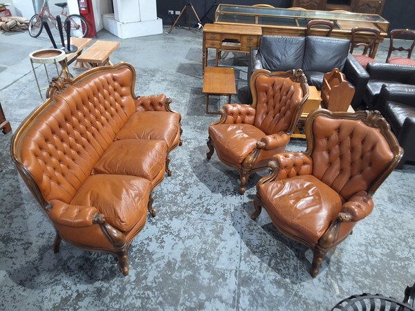 Lot 131 - THREE PIECE LOUNGE SUITE