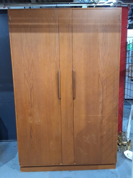 Lot 226 - WARDROBE