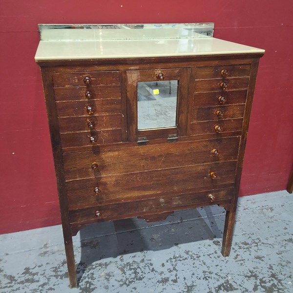Lot 18 - DENTISTS CABINET