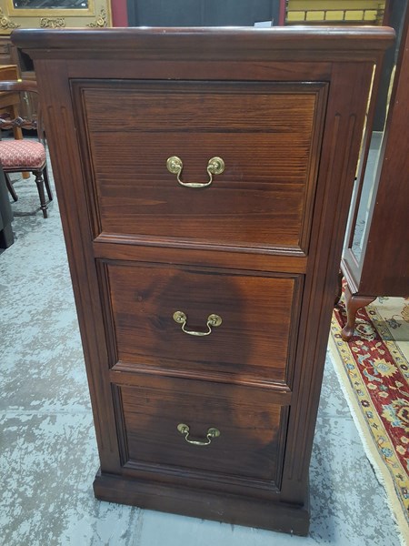 Lot 104 - FILING CABINET