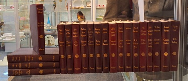 Lot 1103 - GORDON CLASSIC LIBRARY BOOKS