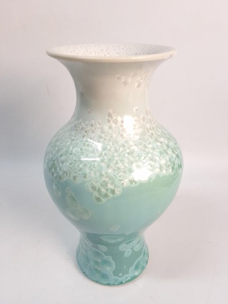 Lot 1246 - CRYSTALLINE GLAZE VASE