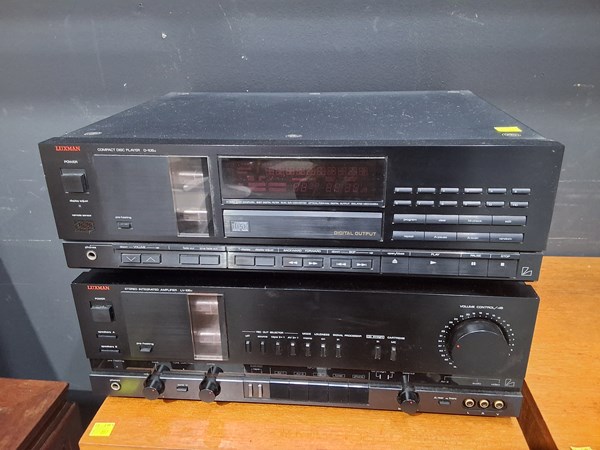 Lot 218 - LUXMAN STEREO