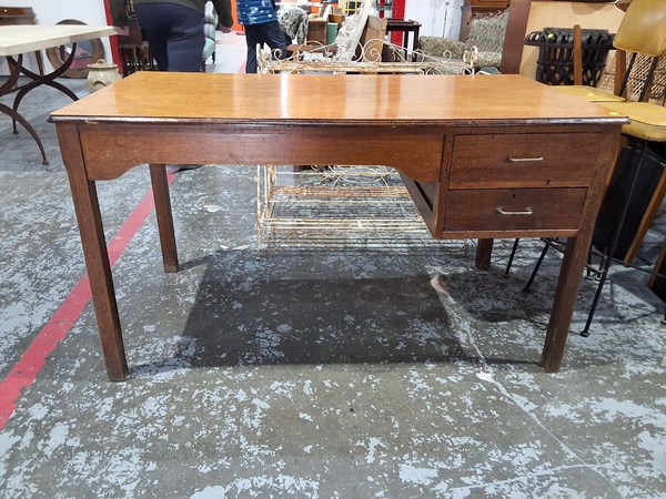 Lot 91 - OAK DESK