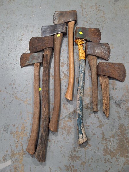 Lot 238 - ASSORTED VINTAGE AXES