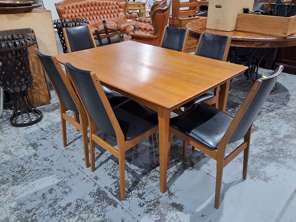 Lot 229 - SEVEN PIECE DINING SUITE